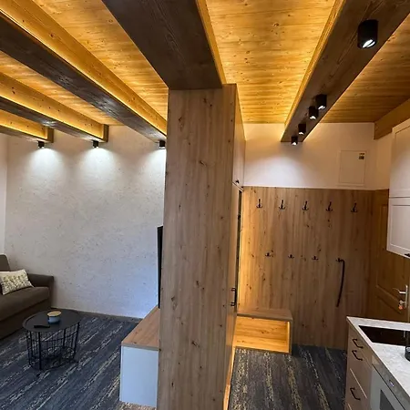 Mountain Peak Apartment